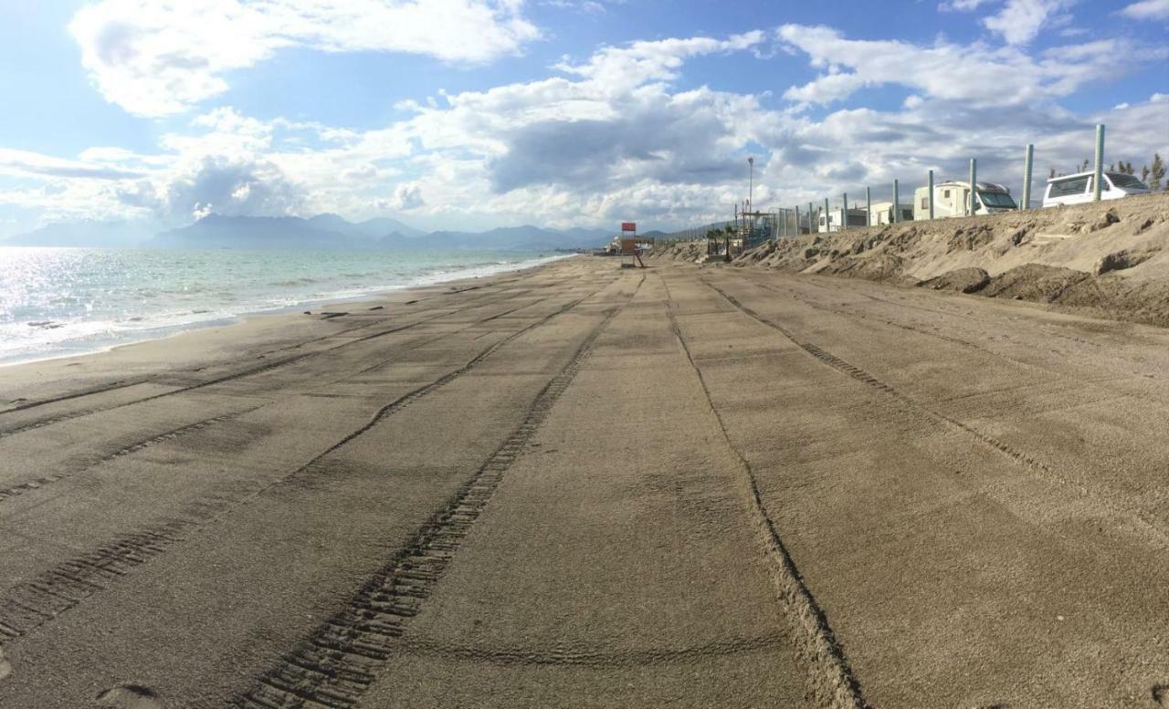 Camping Lido Di Salerno Понтеканяно Екстериор снимка